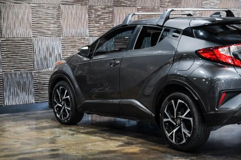 Used 2018 Toyota C-HR XLE image 16