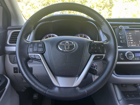 Used 2016 Toyota Highlander LE image 24