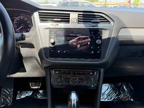 Used 2019 Volkswagen Tiguan SEL R-Line w/ 3rd Row Seat Package image 15