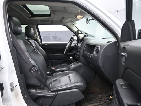 Used 2015 Jeep Patriot High Altitude image 22