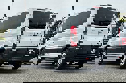 Used 2017 Ford Transit 350 XLT image 6