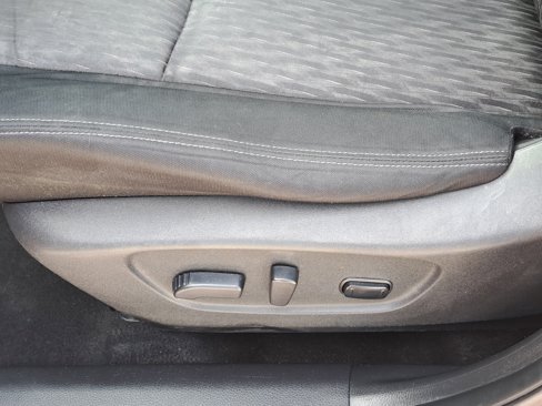 Used 2017 Nissan Rogue SV image 20