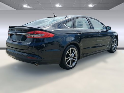Used 2017 Ford Fusion SE w/ Equipment Group 601A image 8