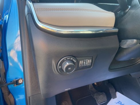 Used 2023 Jeep Compass Limited image 20