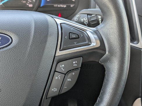 Used 2024 Ford Edge SEL image 25