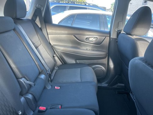 Used 2019 Nissan Rogue S image 11