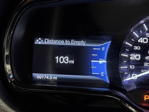 Used 2015 Lincoln MKT AWD image 18