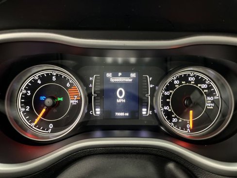 Used 2018 Jeep Cherokee Latitude Plus image 15