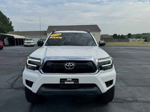 Used 2015 Toyota Tacoma TRD Pro image 7