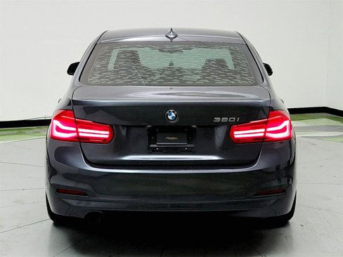 Used 2017 BMW 320i Sedan image 6