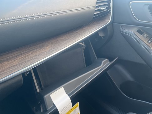 New 2025 Nissan Rogue Platinum image 14