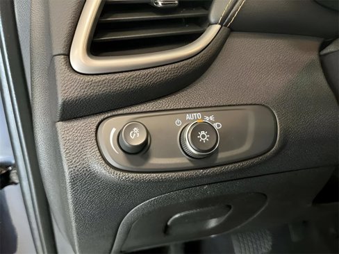 Used 2018 Chevrolet Trax LT image 17