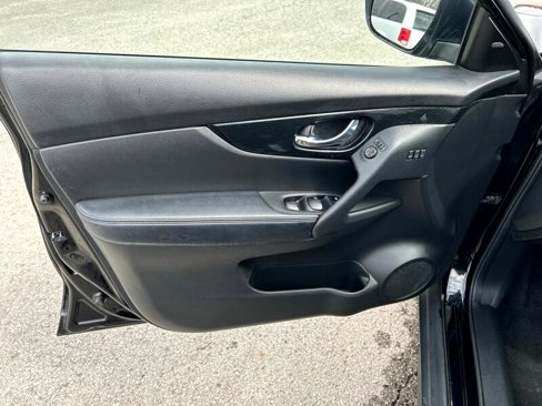 Used 2018 Nissan Rogue SL image 6