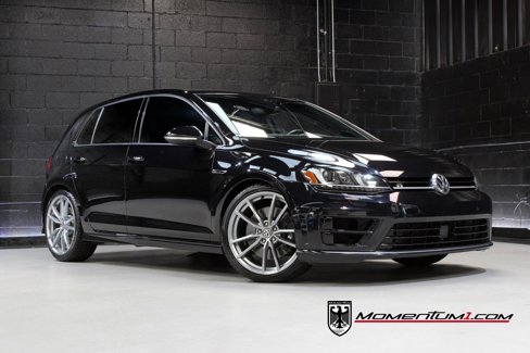 Used 2017 Volkswagen Golf R 4-Door image 1