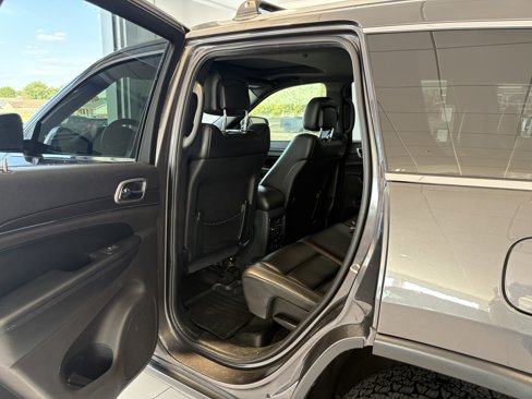 Used 2018 Jeep Grand Cherokee Limited image 23