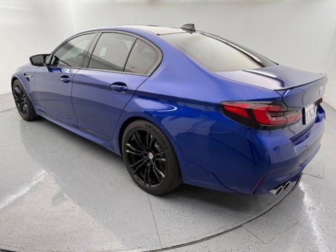 Used 2023 BMW M5 image 3
