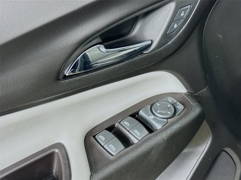 Used 2020 Chevrolet Equinox LS w/ LS Convenience Package image 17