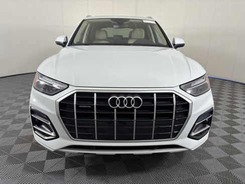 Used 2024 Audi Q5 2.0T Premium w/ Convenience Package image 8