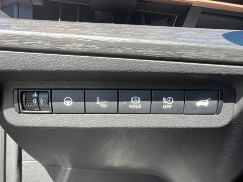 Used 2023 Nissan Ariya FWD image 15