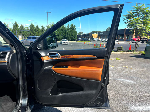 Used 2012 Jeep Grand Cherokee Overland image 22