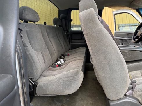 Used 2004 Chevrolet Silverado 2500 LS w/ Snow Plow Prep Package image 16