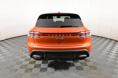 Certified 2022 Porsche Macan image 31