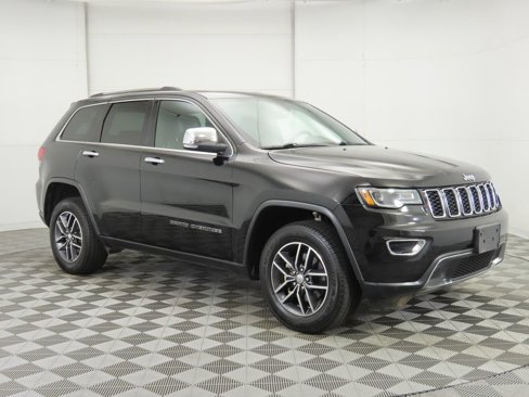 Used 2017 Jeep Grand Cherokee Limited w/ Luxury Group II image 3