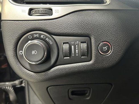 Used 2019 Jeep Cherokee High Altitude image 18