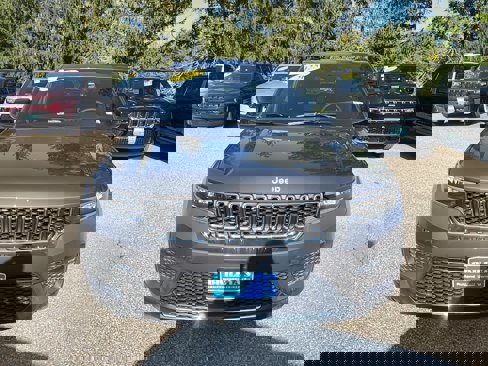 New 2025 Jeep Grand Cherokee Laredo X w/ Luxury Tech Group I image 3
