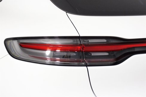 Certified 2025 Porsche Macan image 21