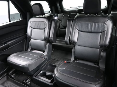 Used 2020 Ford Explorer Limited image 25
