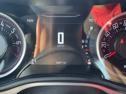 Used 2022 Dodge Challenger SXT image 16