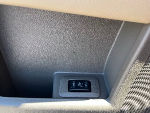 Used 2011 Nissan Murano LE w/ Navigation Pkg image 24