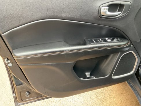 Used 2018 Jeep Compass Sport w/ Tech Group image 10