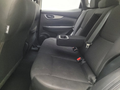 Used 2019 Nissan Rogue Sport S image 18