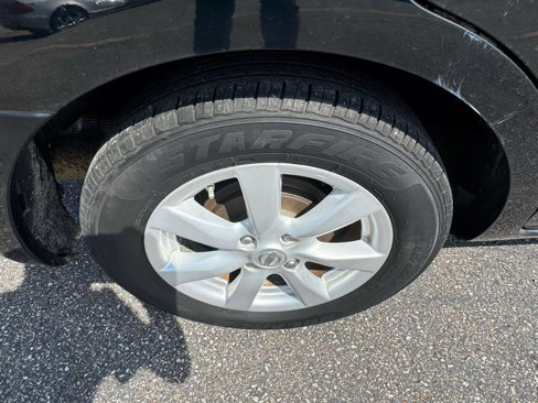 Used 2014 Nissan Versa SV image 31