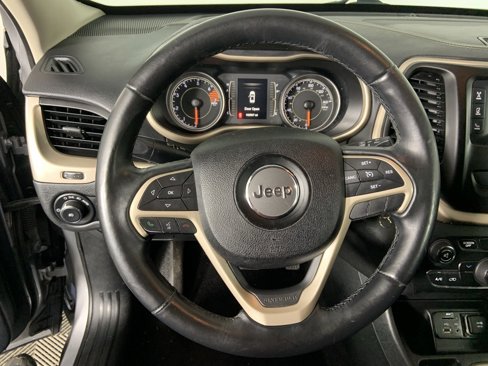 Used 2017 Jeep Cherokee Latitude w/ Safety/Convenience Group image 10