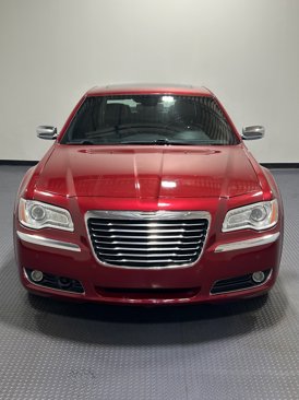 Used 2012 Chrysler 300 Limited w/ Luxury Group image 3
