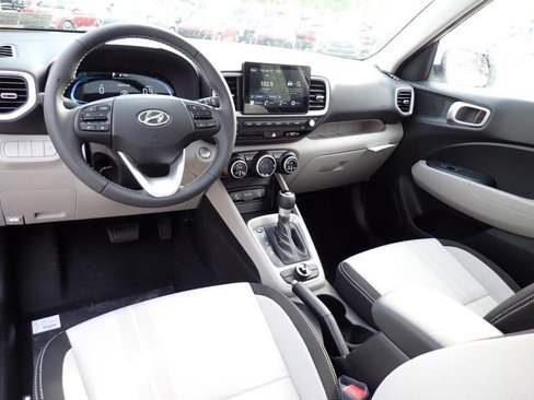 New 2025 Hyundai Venue SEL image 33