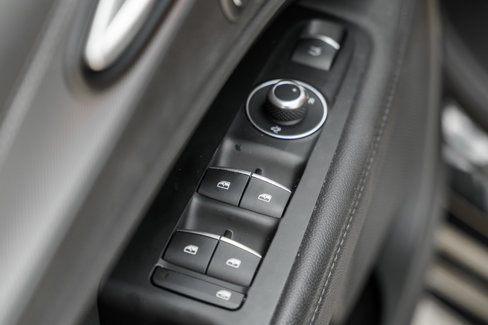 Used 2024 Alfa Romeo Stelvio Veloce image 24
