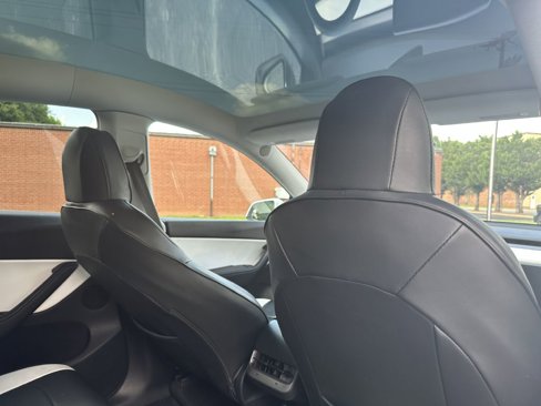 Used 2022 Tesla Model Y Performance image 35