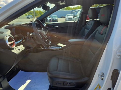 New 2025 Chevrolet Trax RS w/ Sunroof Package image 12