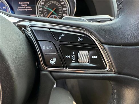 Used 2018 Bentley Bentayga image 20