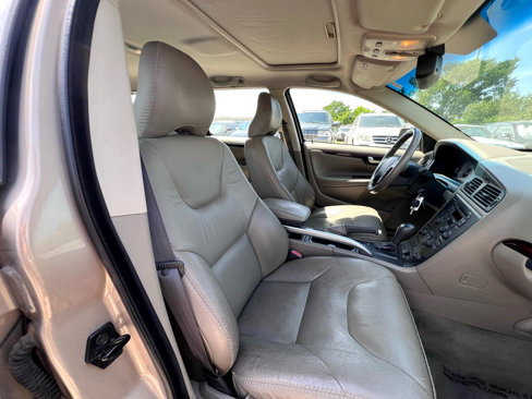 Used 2002 Volvo V70 Cross Country image 26