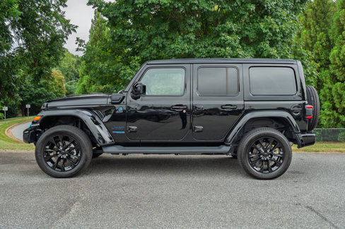 Used 2021 Jeep Wrangler Unlimited Sahara image 2