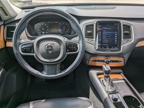 Certified 2022 Volvo XC90 T6 Momentum w/ Climate Package image 16