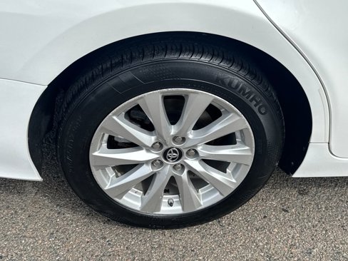 Used 2019 Toyota Camry LE image 29