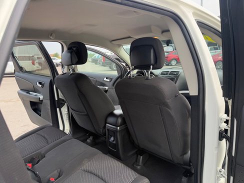 Used 2017 Dodge Journey SE image 18