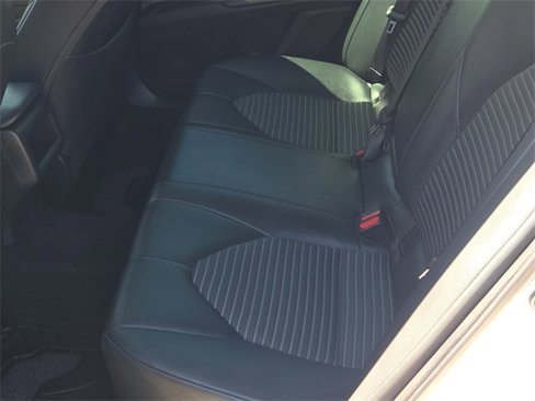 Used 2019 Toyota Camry SE image 14