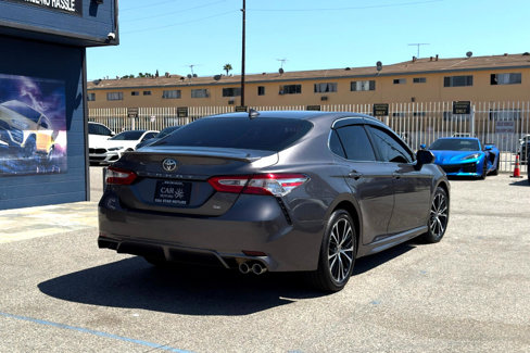 Used 2020 Toyota Camry SE image 5